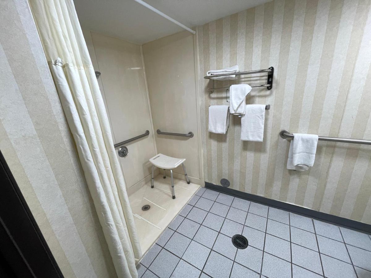 Quality Inn & Suites North Gibsonia Eksteriør billede
